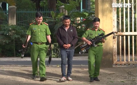 Bắt một thanh niên chuyên chế tạo súng trái phép