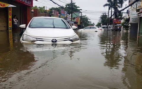Xe bị thiệt hại do mưa bão, đền bù được không?