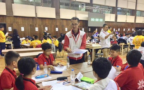 10 học sinh Việt giành huy chương vàng toán thế giới
