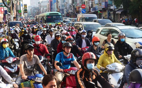 Kẹt cứng nút giao thông đài liệt sĩ, Bình Thạnh