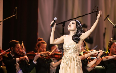 Live show của Lan Anh thắp lên niềm tự hào 'tôi yêu tiếng nước tôi'