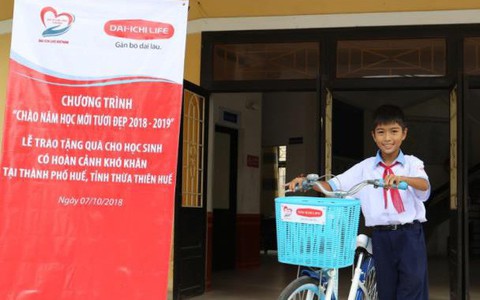 "Chào năm học mới tươi đẹp” 2018 - 2019: Nụ cười không chỉ trên môi các em học sinh