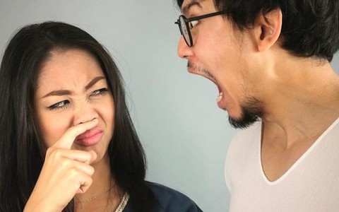 10 nguyên nhân khiến hơi thở của bạn bốc mùi