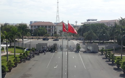Dừng giao khoán đất rừng, "đặc cách" đầu tư