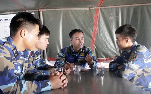 Tư vấn tâm lý trên tàu phóng lôi