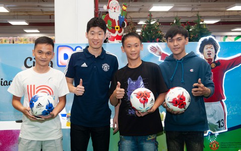 Cựu danh thủ Park Ji Sung chúc mừng đội tuyển VN vô địch AFF Cup 2018