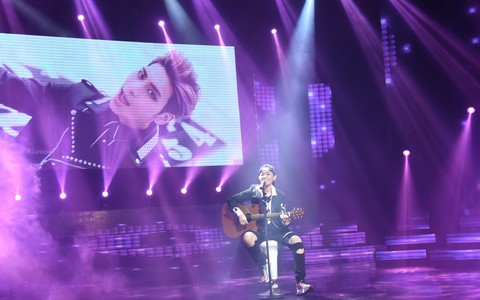 Tinna Tình hát tưởng nhớ ngôi sao K-pop Kim Jonghyun (SHINee)
