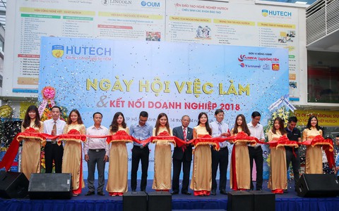 Sinh viên 'chinh phục nhà tuyển dụng'