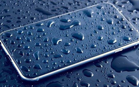 Làm thế nào để tự sửa smartphone bị ướt tại nhà?