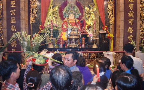 Núi Sam không thể có hai Bà Chúa Xứ