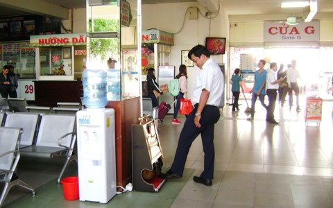 Lắp máy đánh giày miễn phí tại bến xe miền Đông