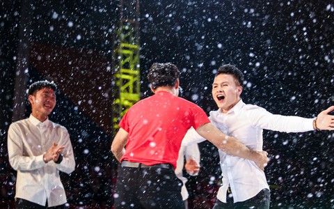 Quang Hải ghi bàn trước Xuân Bắc, Thu Phương, Huy Tuấn...