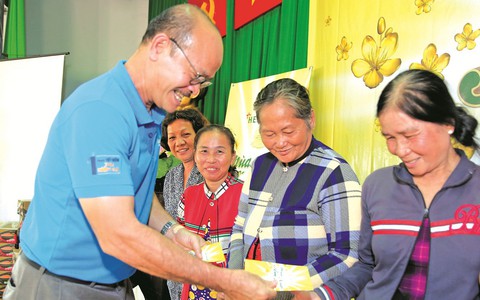 Chương trình Mùa xuân ấm áp 2018 Giúp người nghèo vui Tết