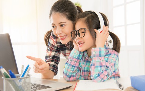 Học sinh và thiết bị công nghệ: nên hay không nên