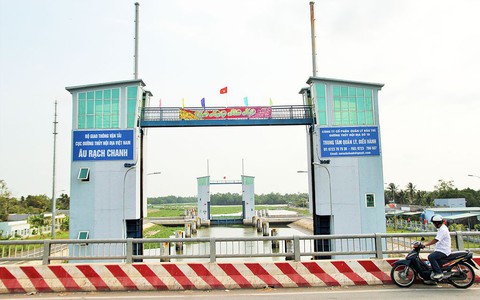 Đổ ngàn tỉ làm tuyến đường thủy nhưng doanh nghiệp chê
