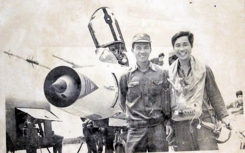 30 năm ngày 14-3: Bay ra Trường Sa