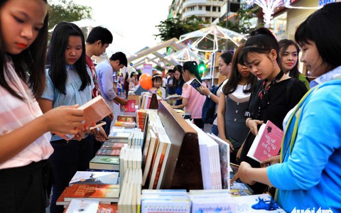 Sách trong thư viện công cộng chưa được nửa quyển/người