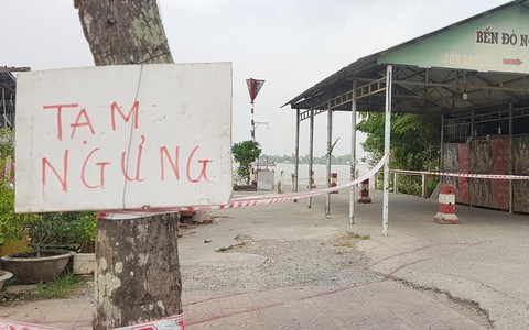 Dừng hoạt động bến đò rồi mới đi tìm bến tạm khiến dân bức xúc