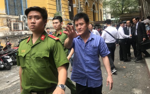Nguyên cán bộ hải quan nhận hối lộ bị đề nghị 12-14 năm tù