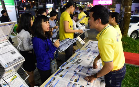 Người dân TP.HCM săn tour giảm giá