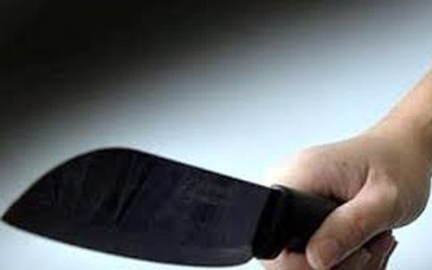 Cha mẹ đi vắng, bé trai 8 tuổi bị người lạ vào nhà chém chết