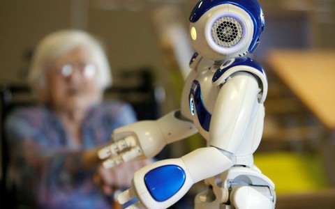 Tranh cãi 'nảy lửa' có nên trao quyền cho robot