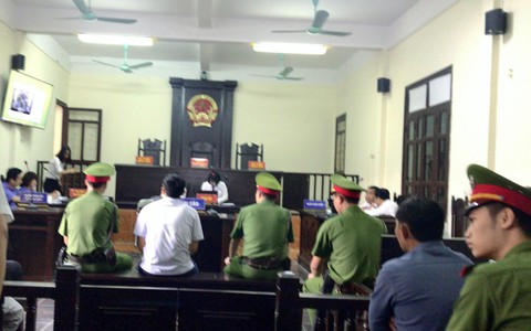 Giám đốc sở 'bị cưỡng đoạt' không dự xét xử nguyên nhà báo Lê Duy Phong