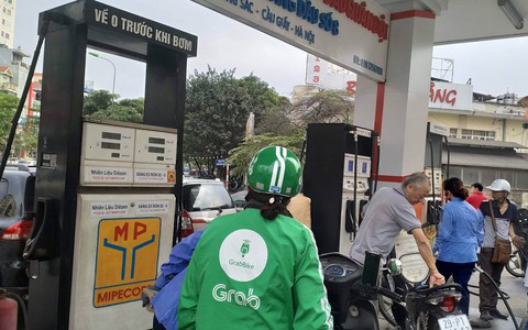 Xăng giữ giá, dầu hỏa tăng thêm 500 đồng một lít