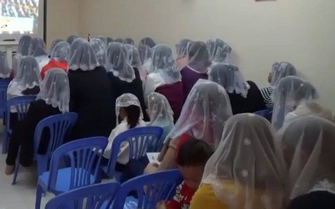 'Hội thánh đức chúa trời tiếp cận tinh vi lắm, tôi cũng bị lôi kéo'