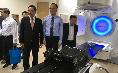 Hệ thống xạ trị - xạ phẫu hiện đại nhất VN đi vào hoạt động