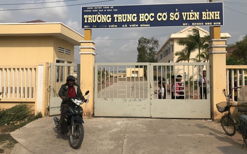 Cán bộ phòng GD-ĐT hưởng lương... xã khó khăn