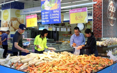 Giải cứu bí đỏ Đắk Lắk với giá 4.900 đồng/kg