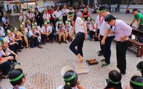 Thí sinh thích thú đề thi 'đi trên trứng mà không làm bể trứng'