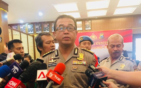 Cặp đôi phiến quân kích bom liều chết ở đồn cảnh sát Indonesia
