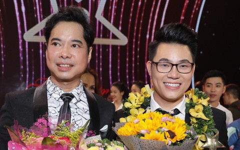 Tiến sĩ triết học - học trò Ngọc Sơn đăng quang Thần tượng bolero