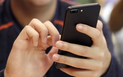 Làm sao để cắt giảm thói quen lướt smartphone liên tục?