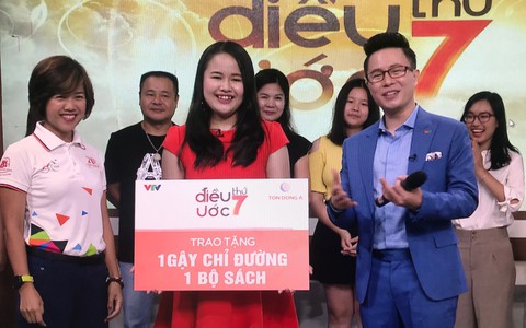 Thắp sáng ước mơ trở thành MC của cô gái khiếm thị