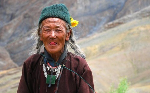 8 kiểu chào nhau kỳ lạ của người dân trên thế giới