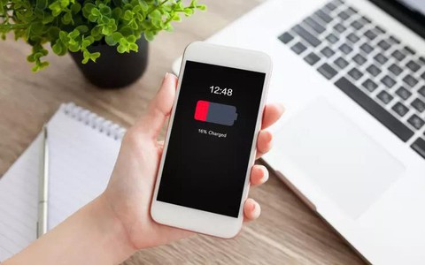 Phải làm sao khi iPhone chai pin?