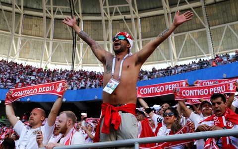 Quyết tâm béo phì để được mua vé ưu tiên xem World Cup