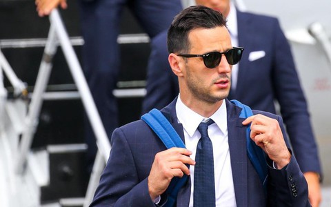 Chống đối HLV, tiền đạo điển trai Nikola Kalinic bị đuổi khỏi World Cup?