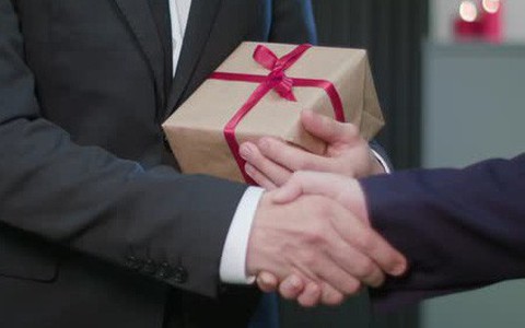 Ănglê phải qua mình học tập!