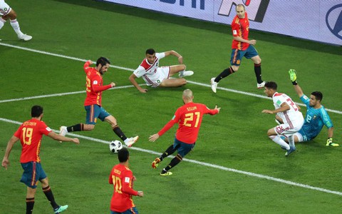 Tây Ban Nha: công không bén, thủ nhiều lỗi