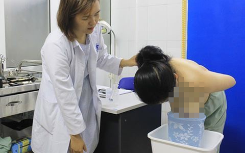 Nữ bệnh nhân có bộ ngực gấp 6 ngực bình thường được phẫu thuật