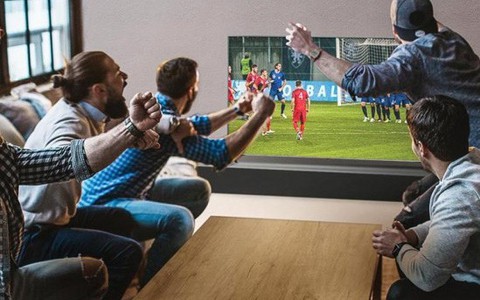 Thức khuya triền miên xem World Cup, nguy hiểm cho người bệnh tim mạch