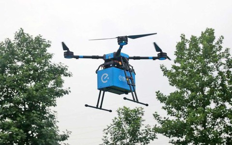 Trung Quốc sử dụng máy bay không người lái để giao thức ăn