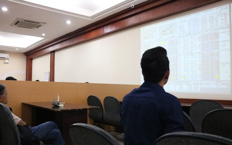 Cổ phiếu Techcombank lại tiếp tục giảm mạnh