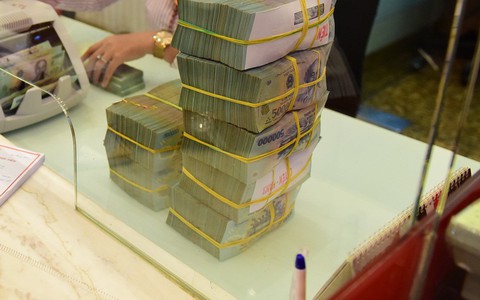 Rà soát nguyên nhân vốn huy động đột ngột giảm