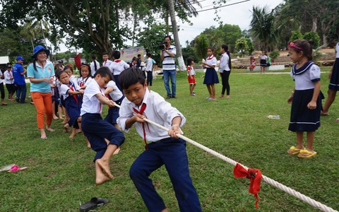 Hơn 140 đoàn viên thanh niên về xã đảo Thổ Châu