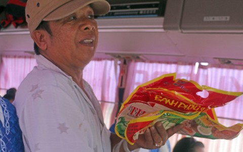 Mình tin người, người mới tin mình
